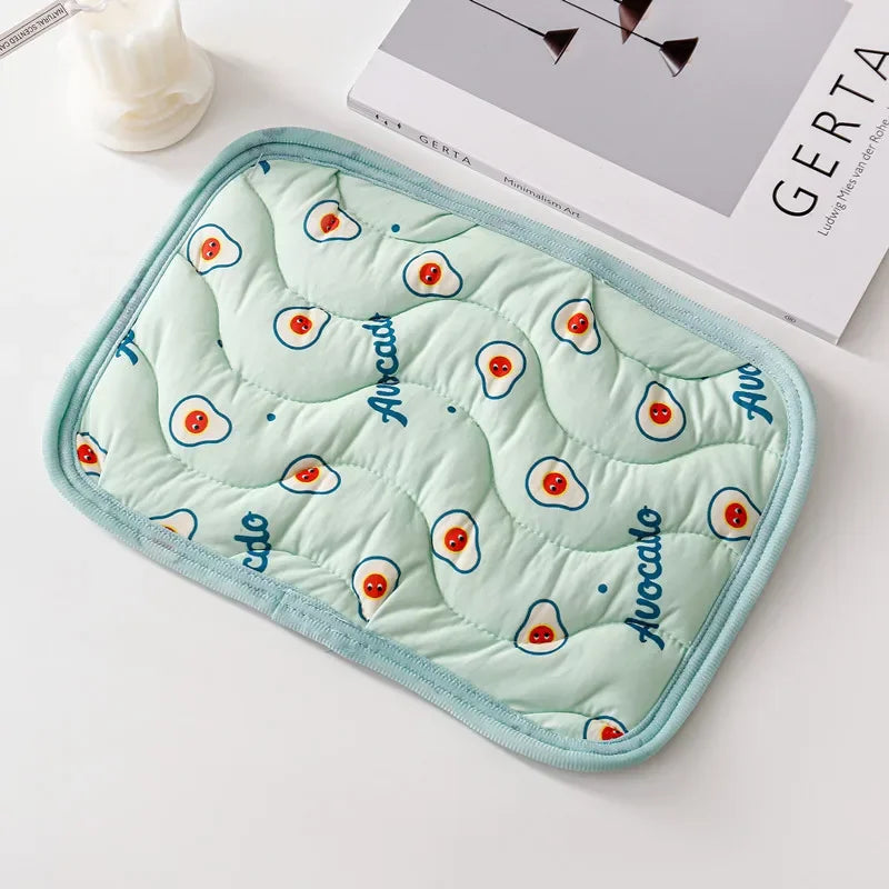 Petit tapis rafraîchissant pour animaux de compagnie, tapis rafraîchissant en soie glacée pour l'été, tapis de chenil pour hamster, tapis rafraîchissant pour cochon d'Inde, chinchilla, lapin et petits animaux de compagnie.