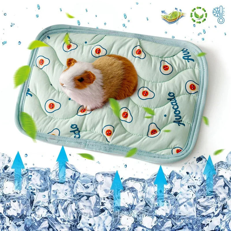 Petit tapis rafraîchissant pour animaux de compagnie, tapis rafraîchissant en soie glacée pour l'été, tapis de chenil pour hamster, tapis rafraîchissant pour cochon d'Inde, chinchilla, lapin et petits animaux de compagnie.